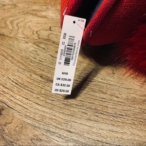 Victoria's Secret Shoes - Victoria’s Secret Red Pom Pom Slippers Size 7/8 Victoria's Secret Shoes - Victoria’s Secret Red Pom Pom Slippers Size 7/8